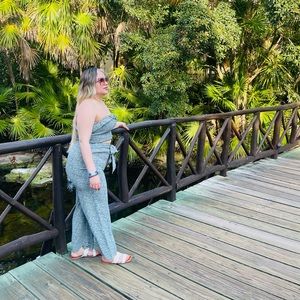 Two piece set material is light very comfortable